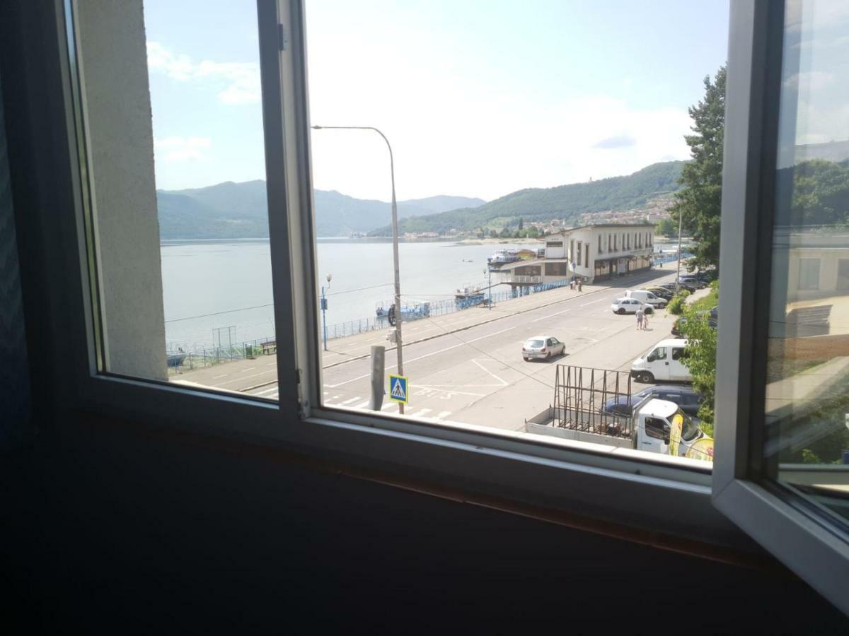 Apartament Denis Apartment Orsova Bagian luar foto